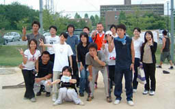 ソフトボール大会(学部生から大学院生までのたくさんのチームが参加します)